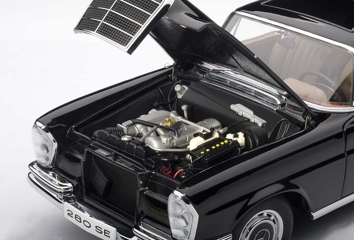 Автомодель Autoart Mercedes-Benz 280 SE Coupe 1:18 (76286) купить