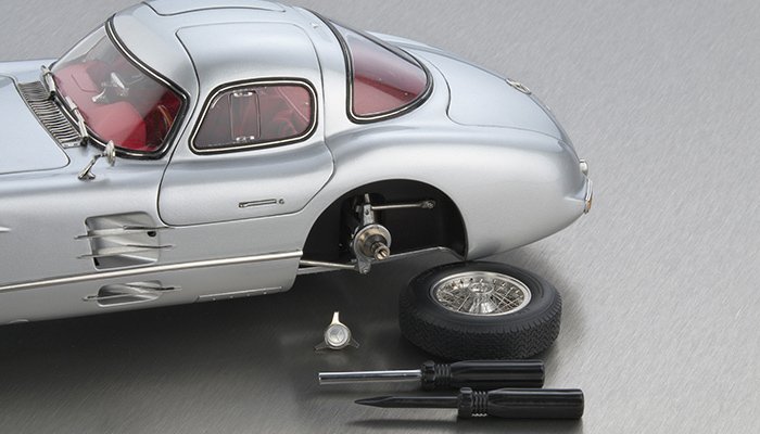 Автомодель СMC Mercedes-Benz 300 SLR Uhlenhaut Coupe 1955 Silver 1