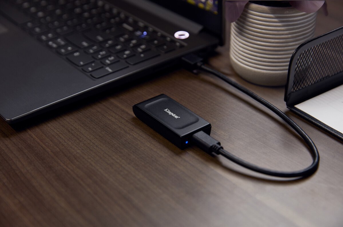 SSD-накопитель USB 1TB Kingston (SXS1000/1000G) купить | ELMIR - цена ...